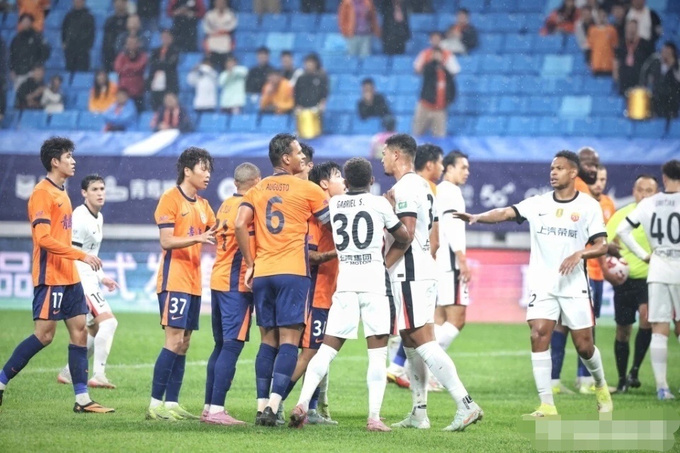 gwcAA, 领球队拿到